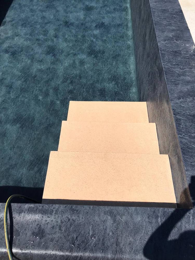 0BCB81E1 A909 4257 9379 BC3BAE945419 2