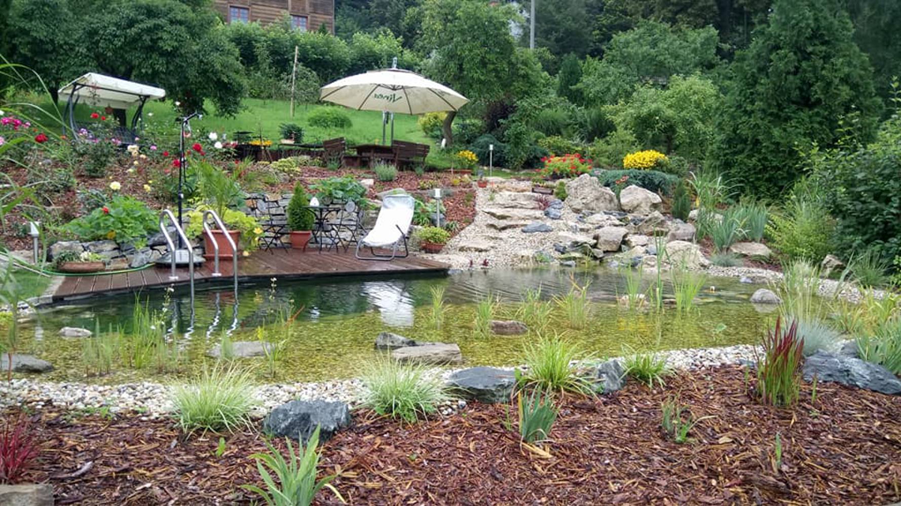 7593A8A8 C597 429D BCB9 3AB19B3A5877