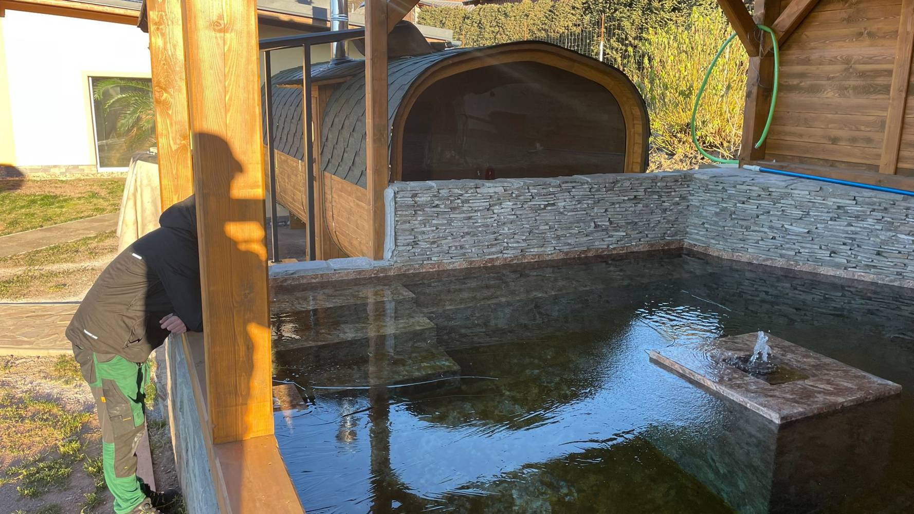 14C9a9b2 2D44 433D 9157 E6d5bae45f72