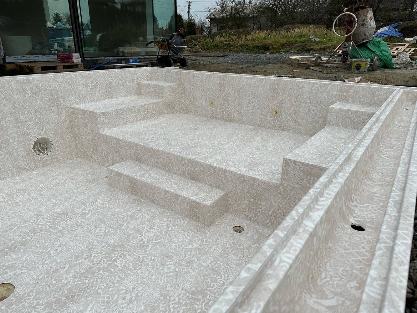 0130A4C0 404B 41BA A7B2 F9CBA3C30494 2