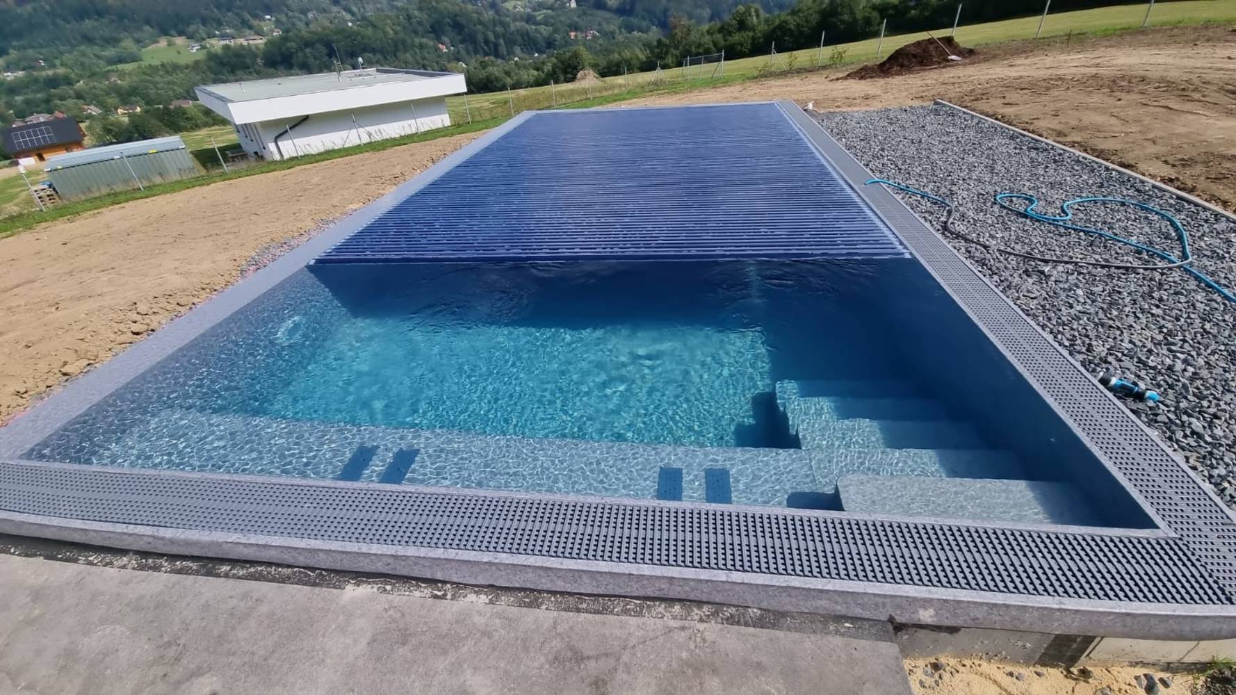 EB034833 545C 4D6F B1B8 D2EE6DEA91DE 2